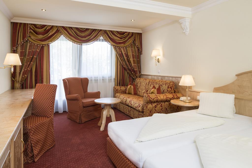 Hotel Jenbacherhof B&B 객실 사진
